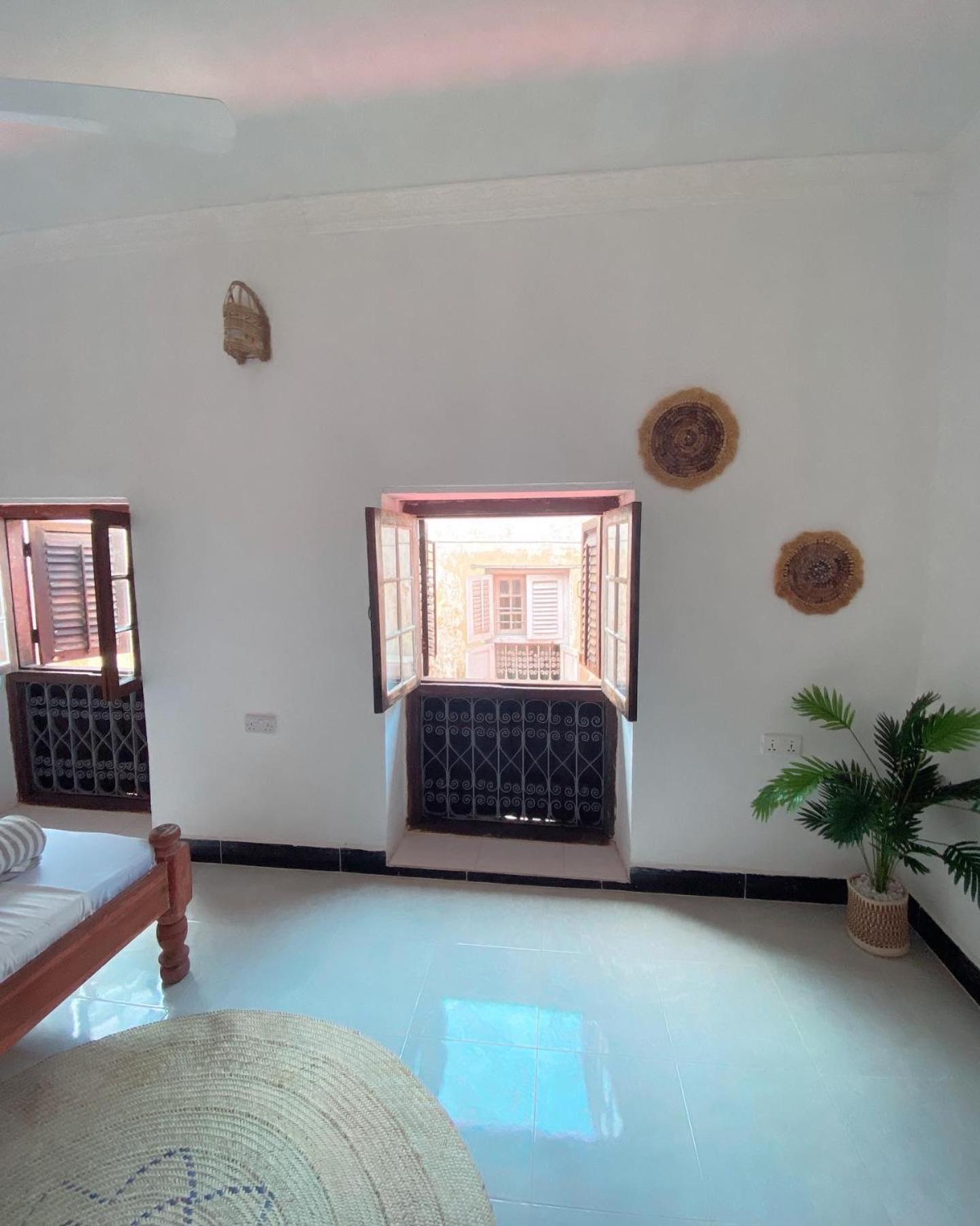 Nomad Cave- Stonetown Hotell Zanzibar Exteriör bild